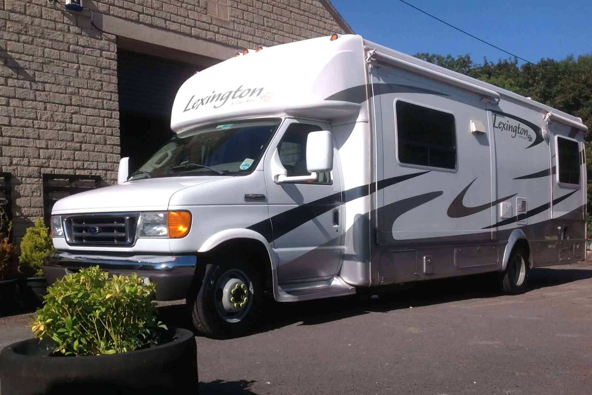 Motorhome and RV Detailing